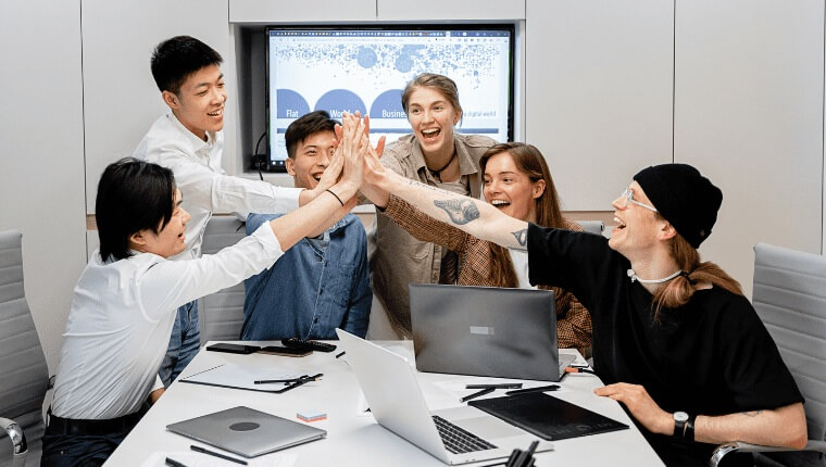 Microsoft 365 Family hỗ trợ làm việc nhóm